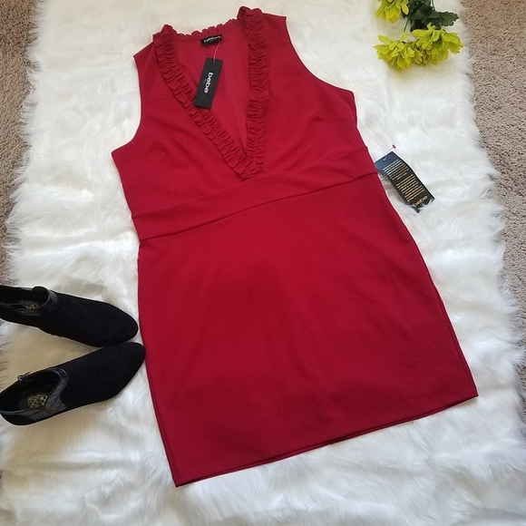 BEBE Plunging Ruffle V Neck Bodycon Dress - Picture 4 of 14